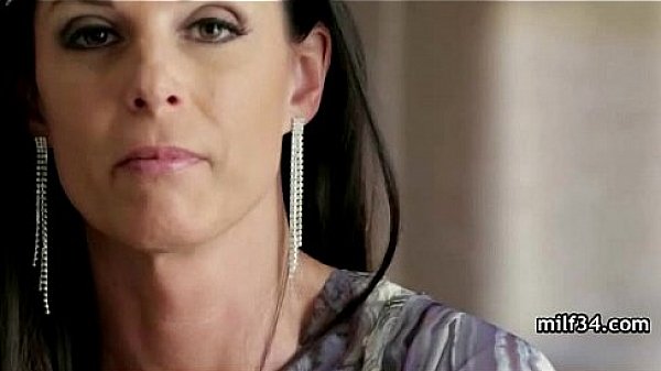 Nonton Milf Got Horny And Had Her Way With His Cock thumbnail