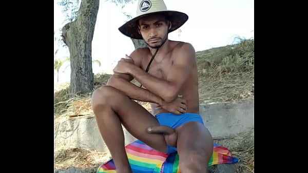 Punheta Muita Porra Na Praia thumbnail