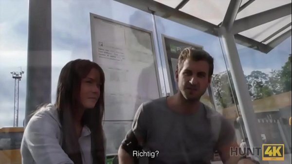 Hunt4k sexy sch&ouml;nheit mit kniestr&uuml;mpfen unter meiner kontrolle