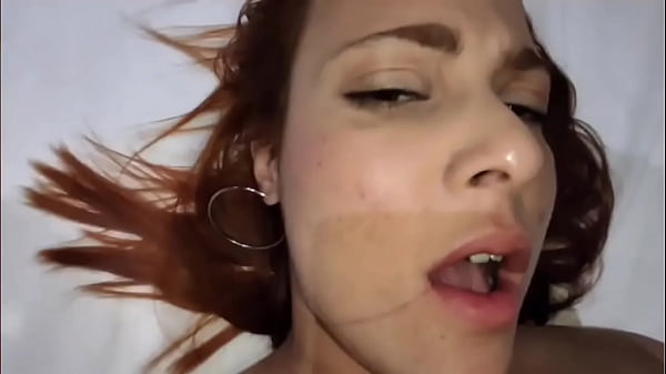 Play MP4 - Ruivinha vagabunda brincando com seu amante no motel