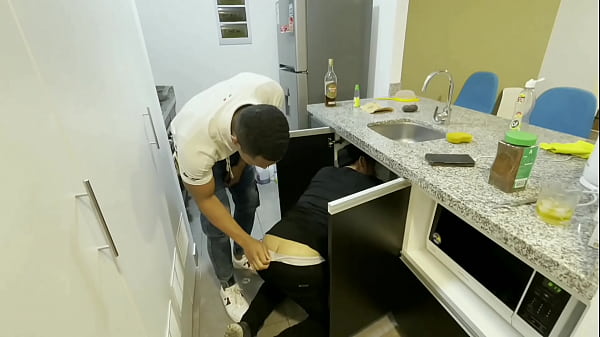 Play MP4 - PLOMERO FOLLADOR TRAILER