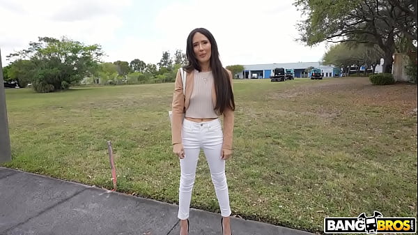 Spreading pussy for cash