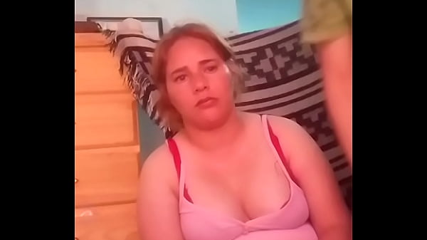 Play MP4 - Medi me la chupa cuando estamos en webcam