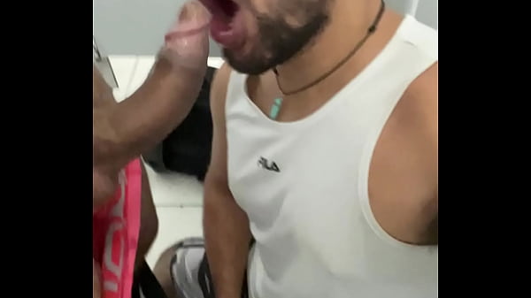 Sexo Entre Homens No Banheiro Do Terminal De &ocirc;nibus. thumbnail