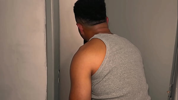 O safadinho me viu pelada e n&atilde;o resisti dei para ele gostoso