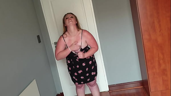 Play MP4 - Fat girl playing dress up by trying on different dresses