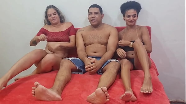 Nonton Fudendo O Cu De M&atilde;e E Filha. thumbnail