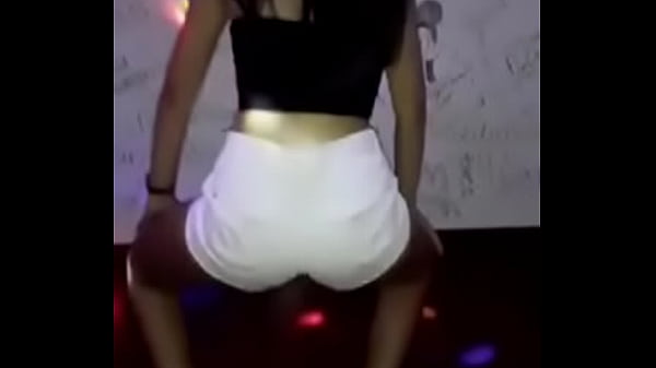 Ludmila rebolando