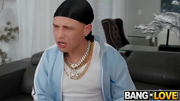 Play MP4 - Too Much Ass for Him To Handle