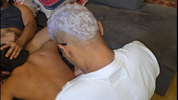 Favelados Descem A Favela Em Busca De Sexo Por Dinheiro. thumbnail