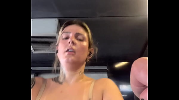 Play MP4 - Fui treinar na academia n&atilde;o percebi que estava s&oacute; de suti&atilde; por baixo &excl; Os marombas passava e ficava olhando eu fiquei com muito tes&atilde;o e toda molhada e minha cal&ccedil;a branca molhadinha na buceta&excl;