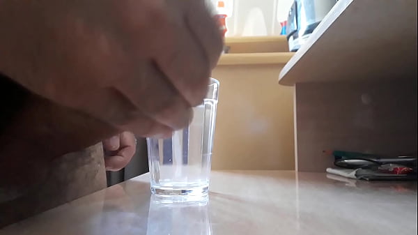 Play MP4 - Gozei no copo&comma; quer beber&quest;