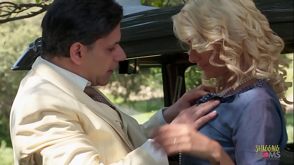 Play MP4 - A blonde lady seduced him outdoors and rode his cock in her sexy lingerie