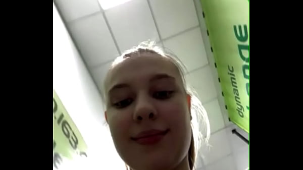 My trainer fucking me_in the gym