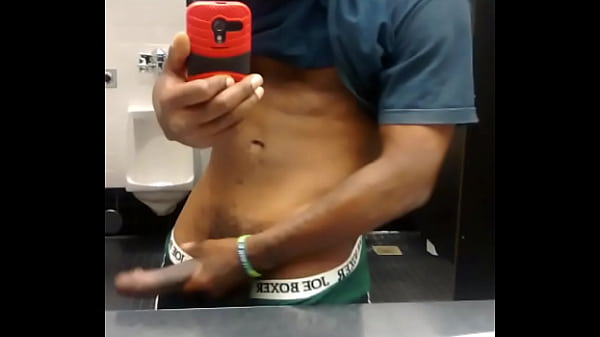 Play MP4 - Bos Miami gunning His BBC in restroom