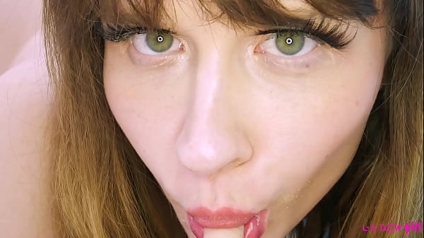 Charming_blonde shows herperfectbody