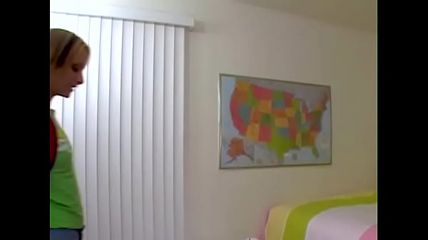 Nonton Sierra Sinn Petite Skinny Spinner Reverse Fucked Deepthroat Facefuck And Gets Cum Facial thumbnail