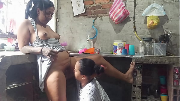 Play MP4 - no aguanta las ganas y desea comerse el postre antes que el plato fuerte