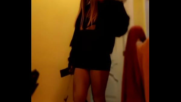 Play MP4 - Holi &comma;