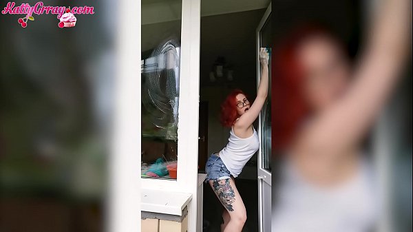 Sexy Babe in aWet T-Shirt Washes Windows - Homemade