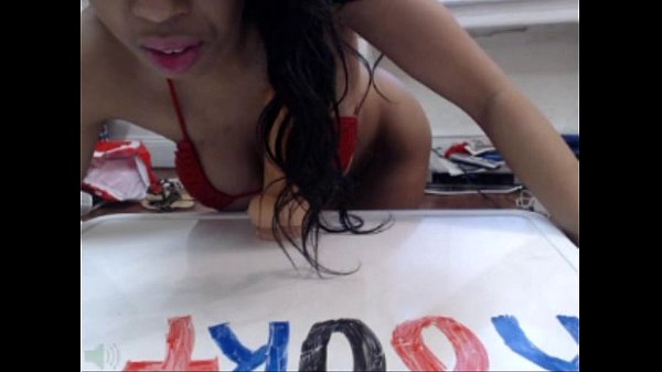 Sexy_Cam Model works_a dildo