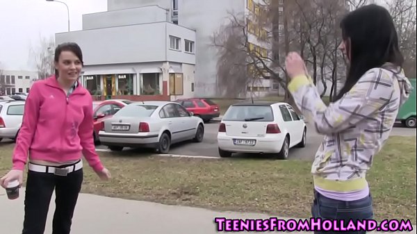 Lesbian_teen cunt finger