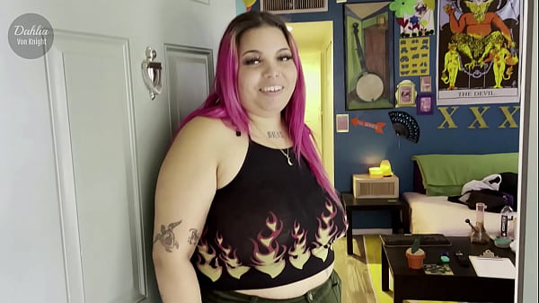 Play MP4 - BBW Dahlia fucks the new Neighbor