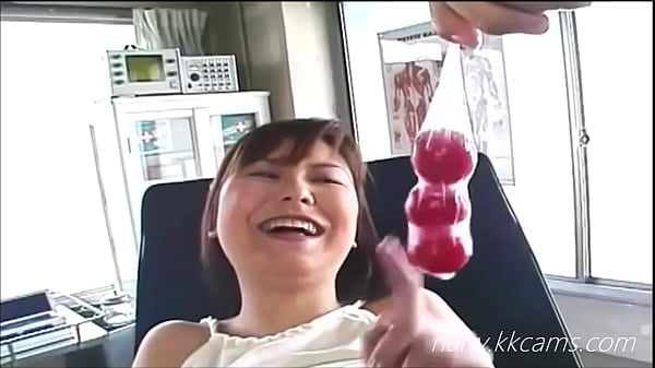 Horny Seducing Getting Naked And Spreading_Her LegsFor Sex