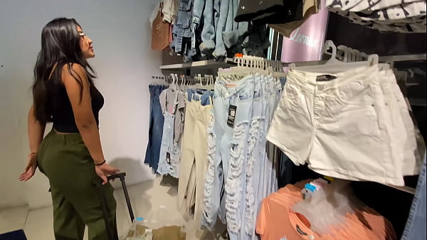 Nonton Un Dia De Compras Termina En Una Buena Follada thumbnail