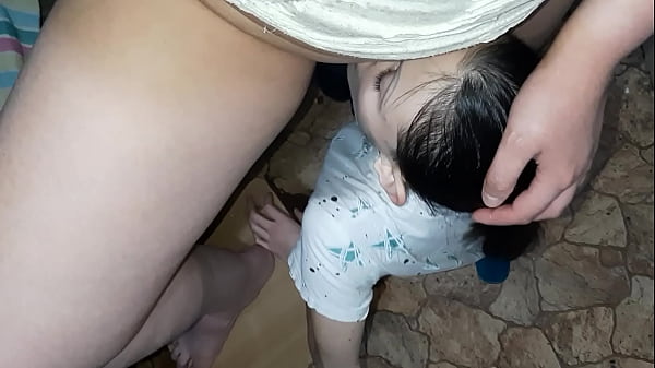 I put her on her knees and made her cunnilingus 