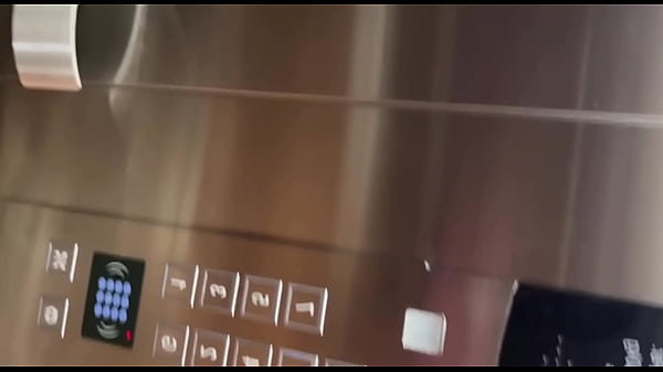 I met a stranger in an elevator and she ended up giving me blowjob full video on xred