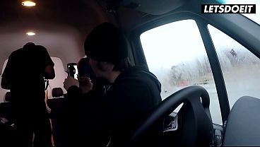 Nonton Inked Blonde Gets Fucked Raw Doggy Then Mounts His Cock Cowgirl... Deep Thrusts With Pussy Spread Wide thumbnail