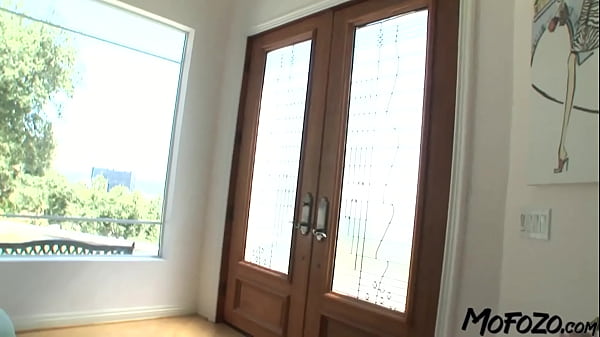 Play MP4 - MOFOZO&period;com - 18 Year Old Activist Gets A Facial