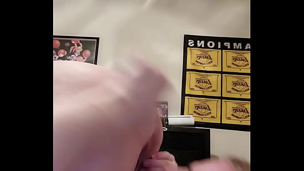 Play MP4 - Husband makes wife's pussy squirt all over his face