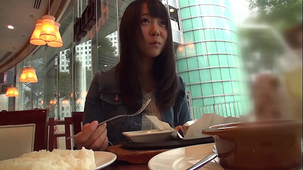 ミキ 20歳 居酒屋店員 スレンダー 巨乳 清楚 独占配信 素人 配信専用素人 thumbnail