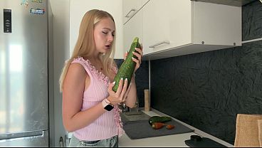 STEPSON'_S BIG DICK OR A ZUCCHINI? STEPMOM CHOOSE WHERE TO SIT WITH HER HUGE ASS.