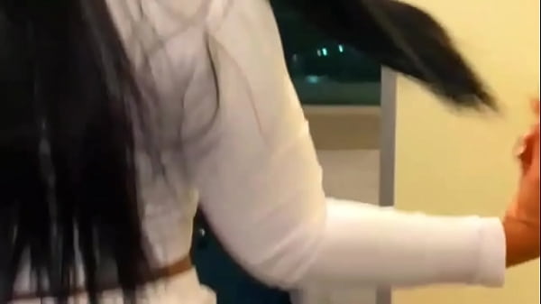 Mujer quiere a_su vecino