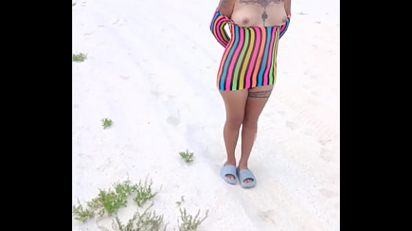 Latina Exhibié_ndose en playa publica en mexico