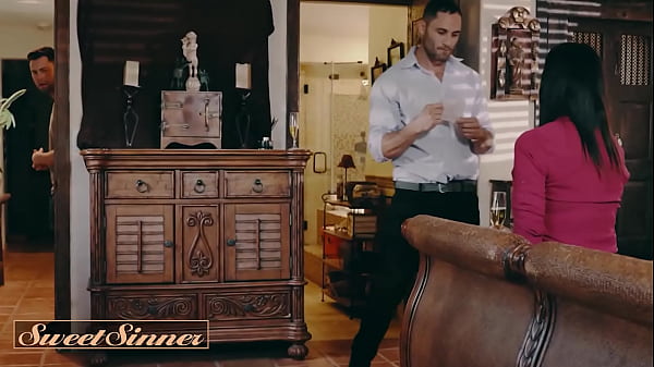 Play MP4 - &lpar;Damon&rpar; Dives His Face Into &lpar;Reagan Foxx's&rpar; Wet Pussy Before They End Up Fucking On Her Son's Bed - Sweet Sinner