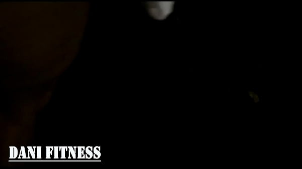 Fui me exibir no túnel e acabei mamando elevando rola_gostoso