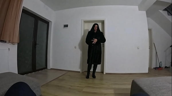 Nonton Slutty Mature Deep-throat And Cum Play On A Fur-coat 264-preview thumbnail