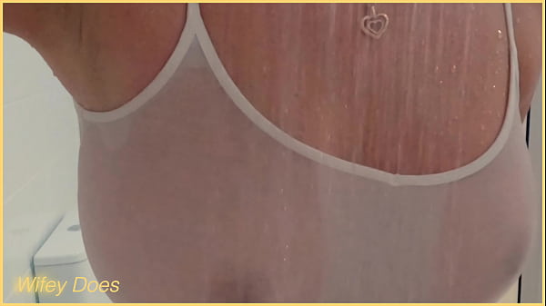 Milf Is Braless With A Wet Shirt thumbnail