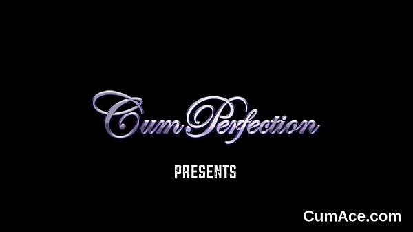 Nonton Wicked Stunner Gets Cumshot On Her Face Eating All The Jizm thumbnail