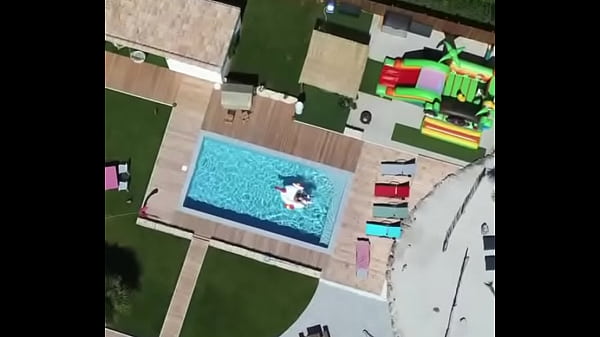 Nonton Pour F&ecirc;tes Le Beaux Temps Je Fais Une Promotion Sur L&rsquo;abonnement Il Y... thumbnail