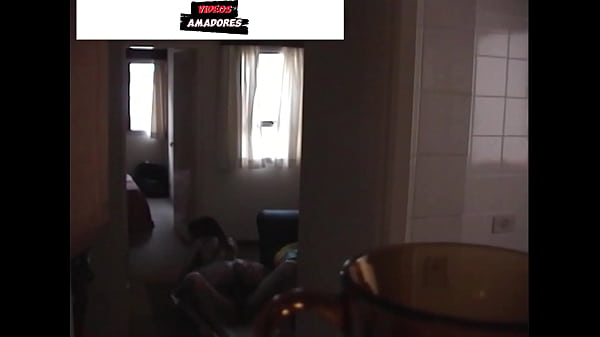Rapaz Esconde C&acirc;mera Na Cozinha Para Gravar V&iacute;deo Amador Fodendo A Namorada thumbnail
