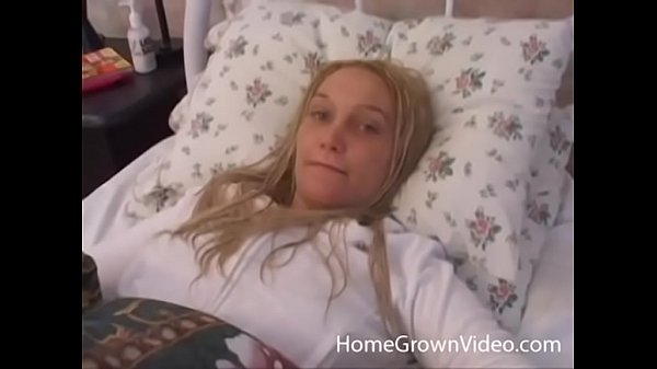 Play MP4 - Watching my blonde girlfriend finger her shaved pussy