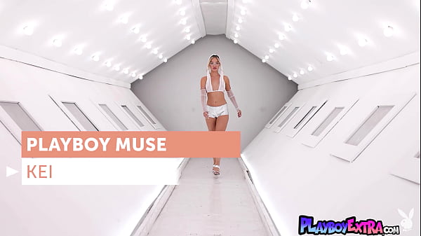 Nonton Hot Blonde Muse In Slutty Outfit Reveals Her Fresh Pussy thumbnail