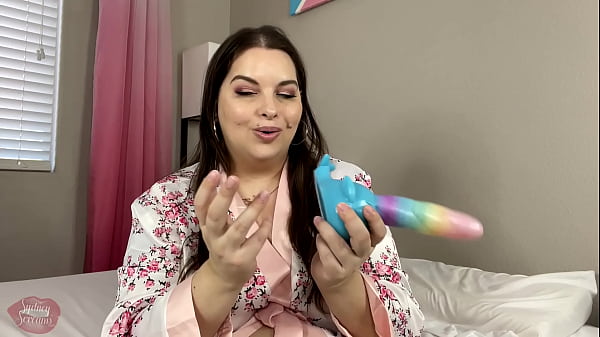 Horny BBW MILFTests Out New Fantasy Dildo by_Velvet Alley - Sydney Screams