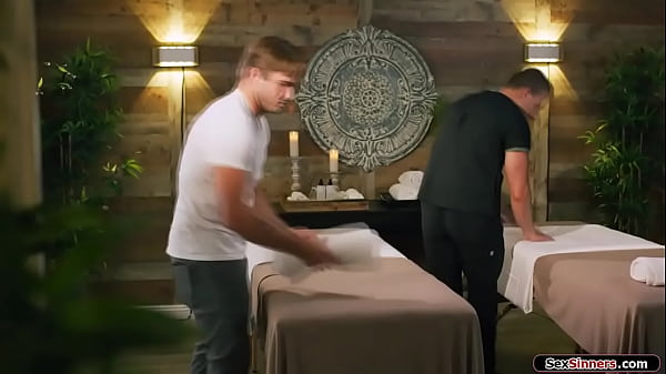 Bisex latin babeanal fucked by_masseurs