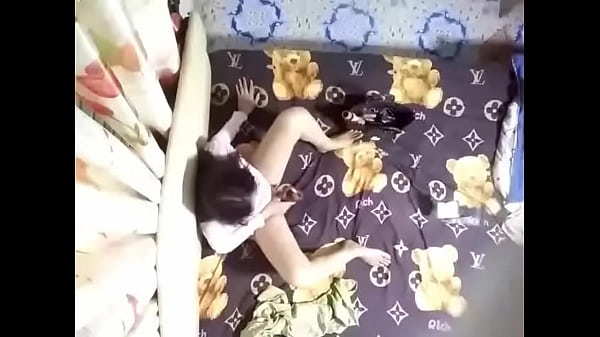 Play MP4 - Behind the scenes of a girl masturbating